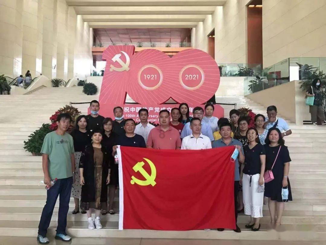 你觉得自动驾驶未来会淘汰司机吗？游戏画面